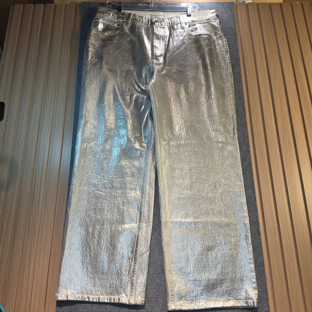 Abercrombie & Fitch 90s Relaxed Jean Womens 33 16S Silver Metallic Distressed
